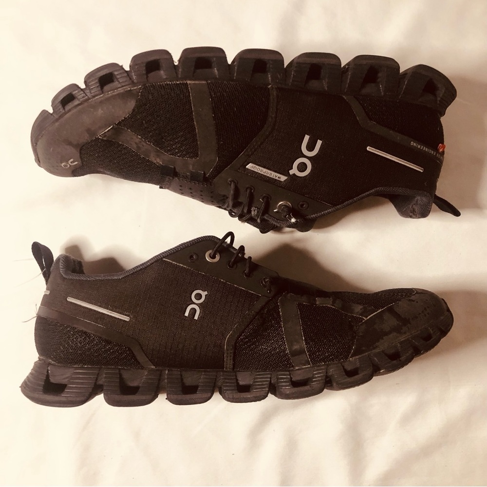 On Cloud Running Athletic Shoes Black White OC Sneakers Women's Size US 8.5W